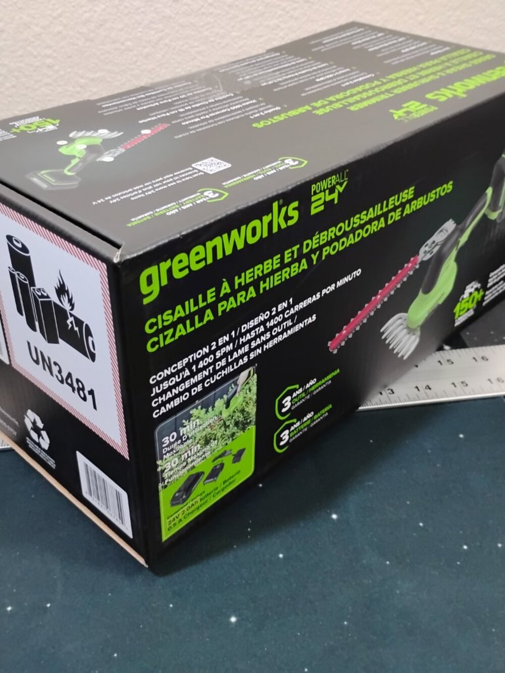 Greenworks 24V Cordless Grass Shear Shrubber Trimmer Kit 2 in 1 Tool Battery - Picture 3 of 4